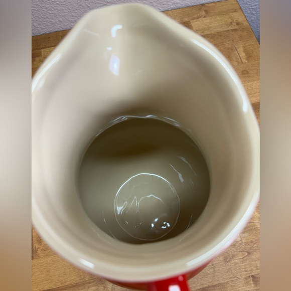 Rare - Le Creuset Cerise Red 3qt Stoneware Signature Pitcher Sangria Jug - Picture 5 of 9